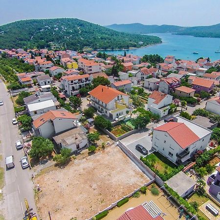 Apartments Zoran Pirovac Exterior foto