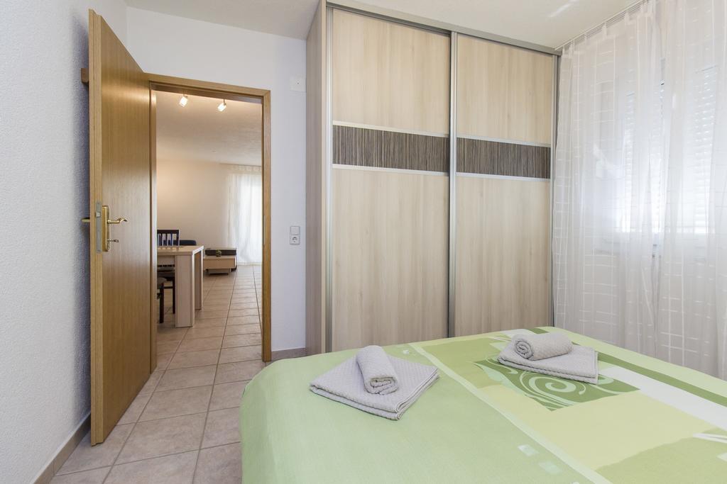Apartments Zoran Pirovac Exterior foto