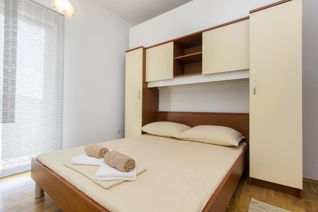 Apartments Zoran Pirovac Exterior foto
