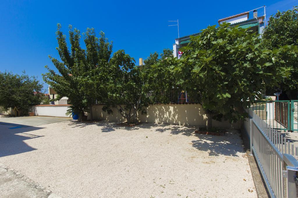 Apartments Zoran Pirovac Exterior foto