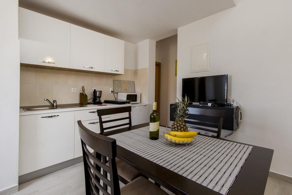 Apartments Zoran Pirovac Exterior foto