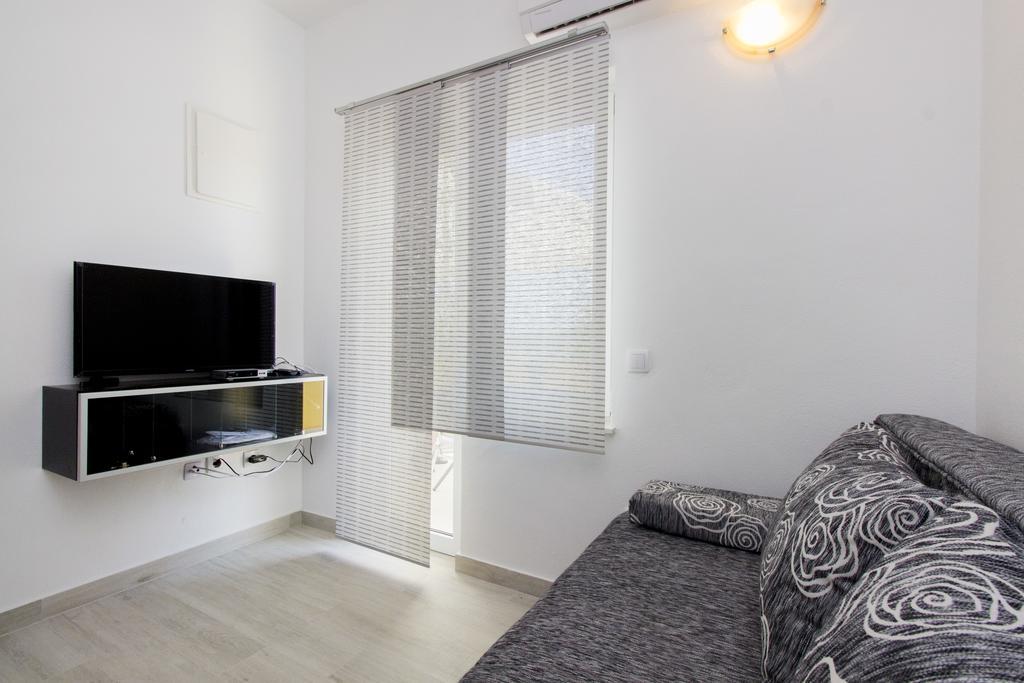 Apartments Zoran Pirovac Exterior foto