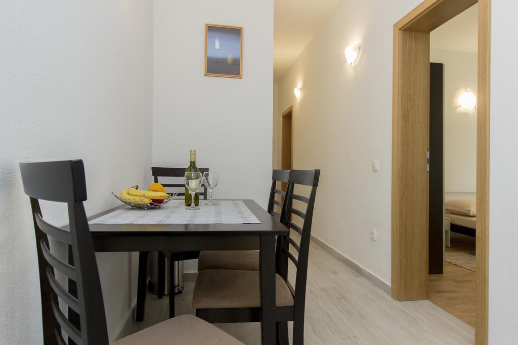 Apartments Zoran Pirovac Exterior foto