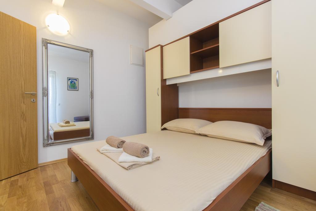 Apartments Zoran Pirovac Exterior foto