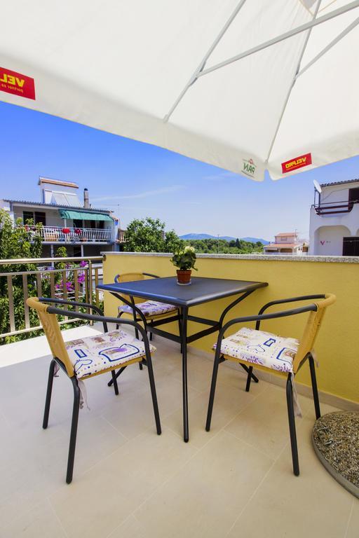 Apartments Zoran Pirovac Exterior foto