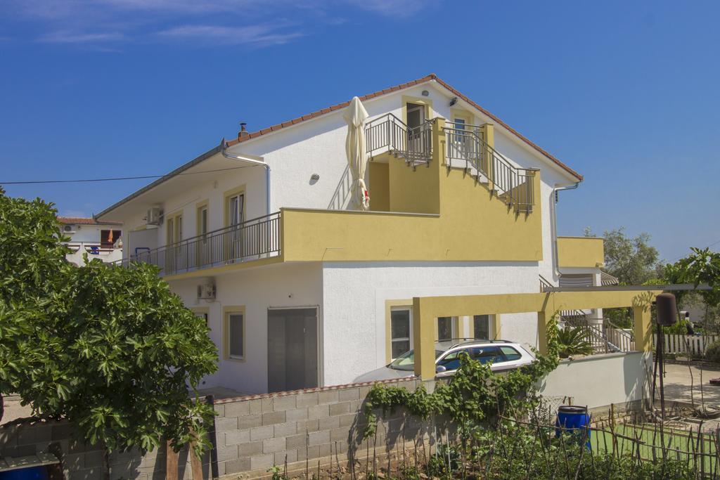 Apartments Zoran Pirovac Exterior foto