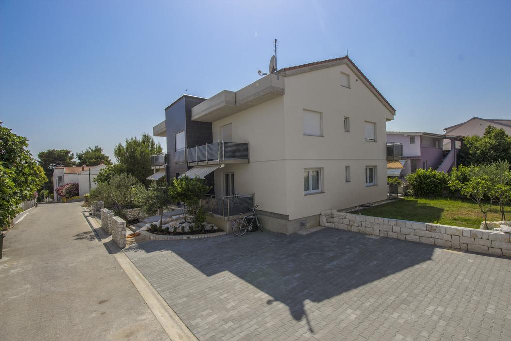 Apartments Zoran Pirovac Exterior foto